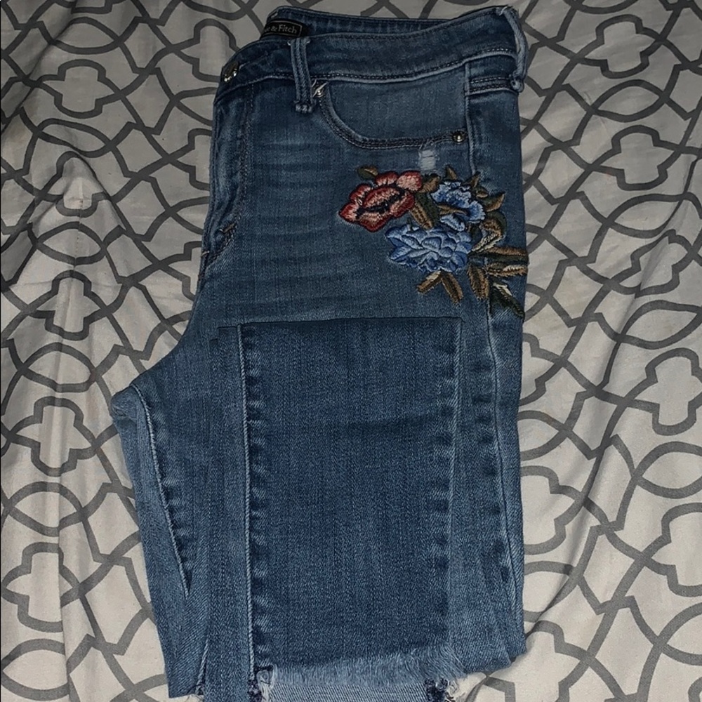 Abercrombie & Fitch Embroidered Ankle Skinny Jeans